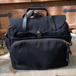 Like New! Filson Large Computer Bag- Black